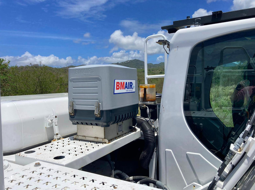 MADIMAT customises DX225SLR-7 excavators for removing toxic algae from Martinique coastline